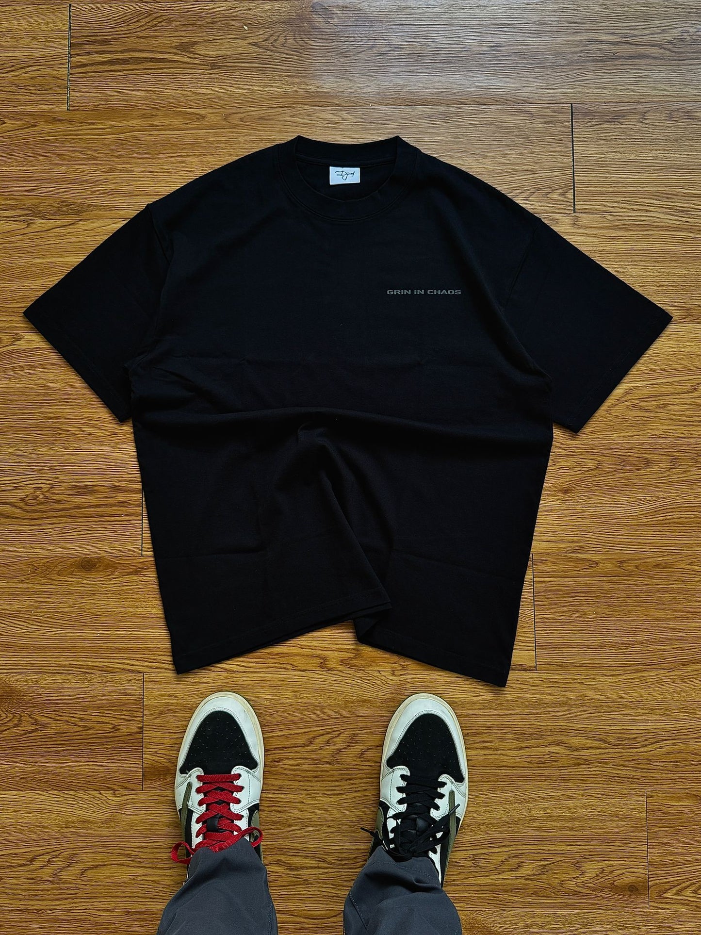 GRIN IN CHOAS TEE